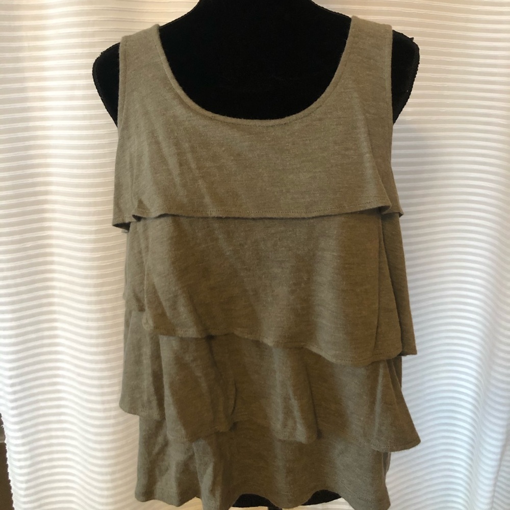 Women’s Ruffled Sleeveless Top